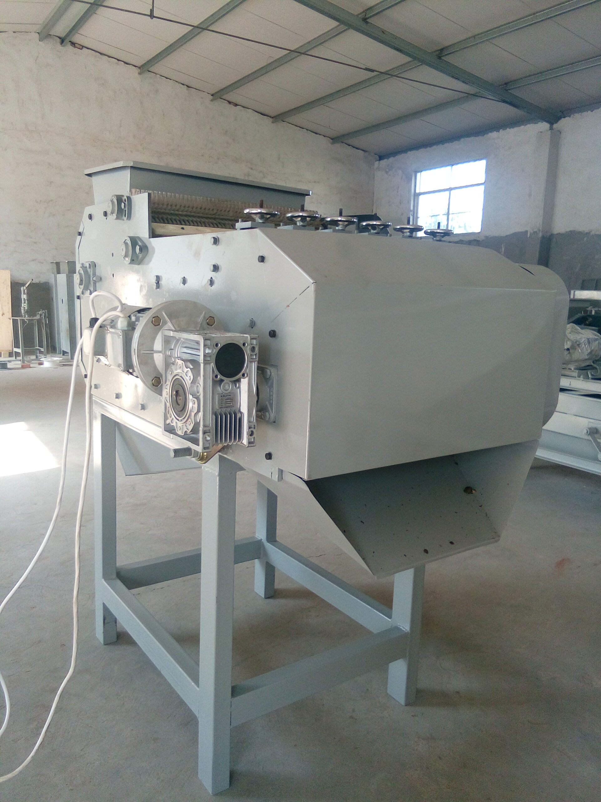 cashew nut shelling machine