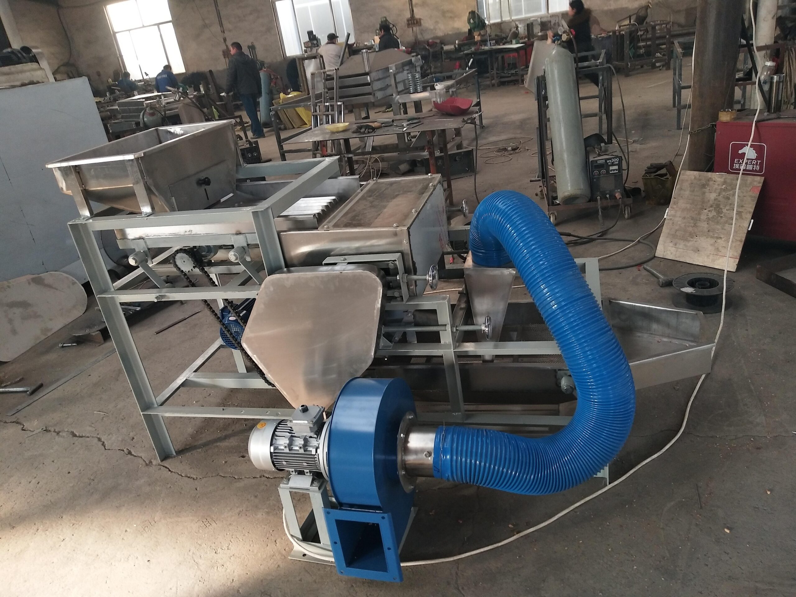 roller type cocoa bean peeling machine