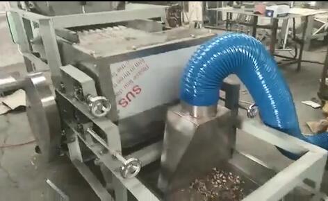 Factory Price Advanced Peanut peeler and half machine