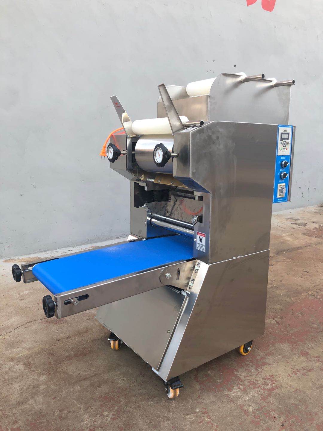 Automatic noodle making machine