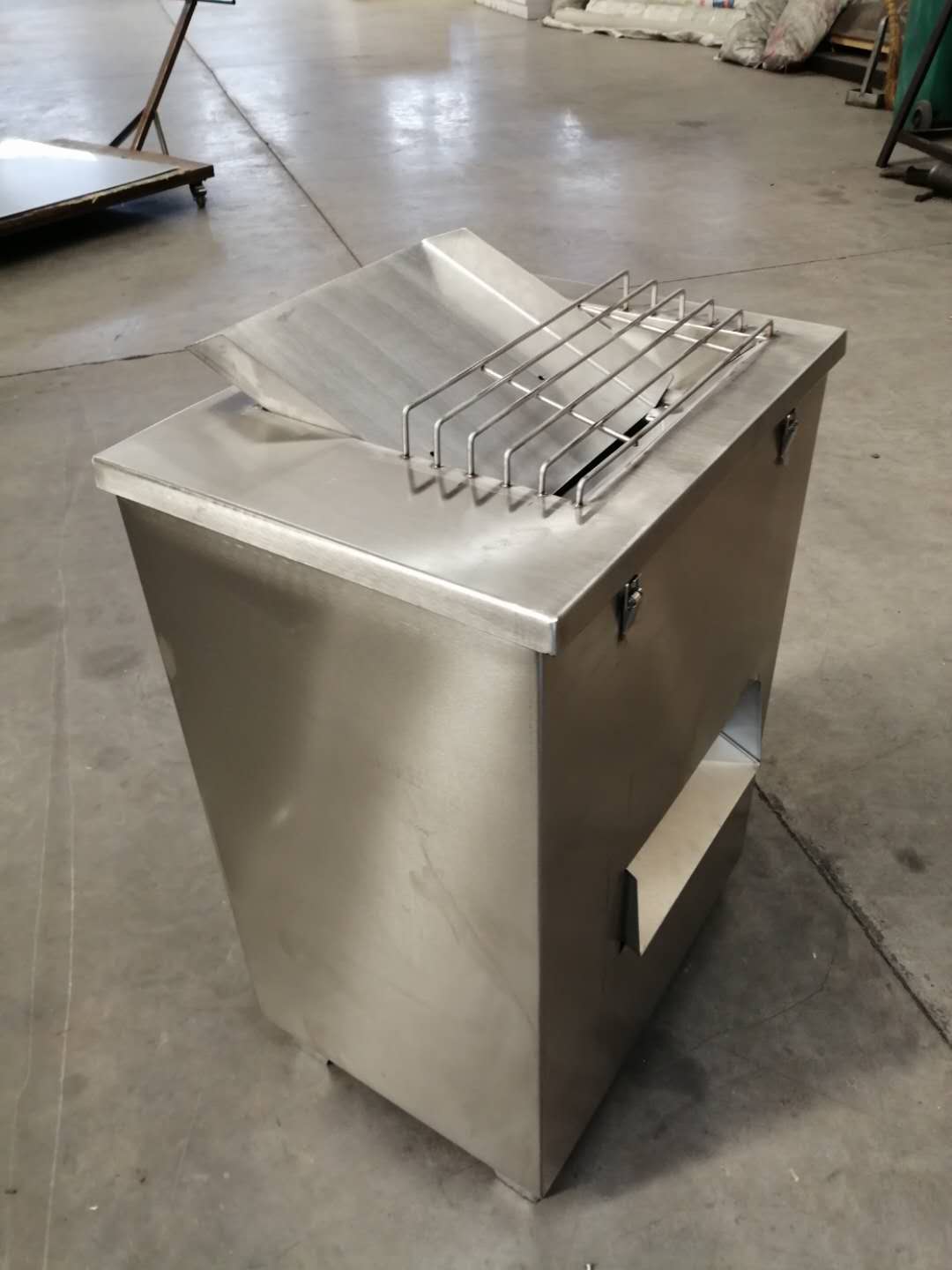 fish slicing machine