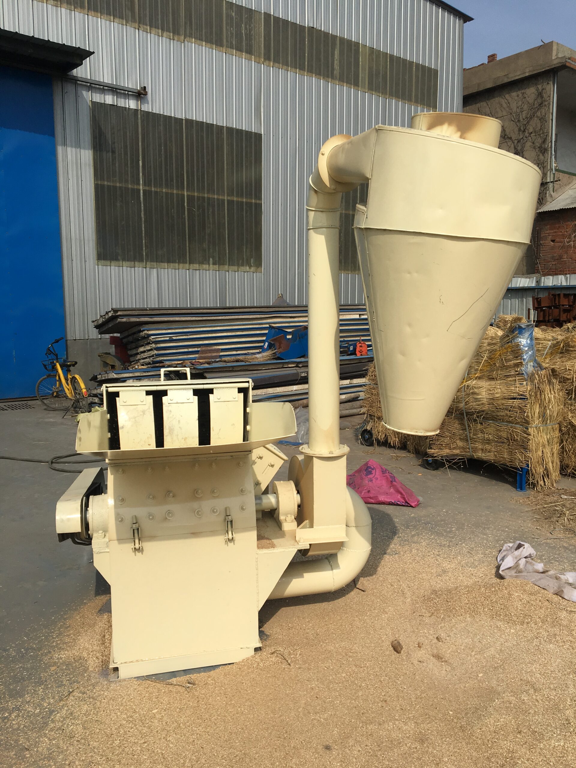 wood sawdust crusher